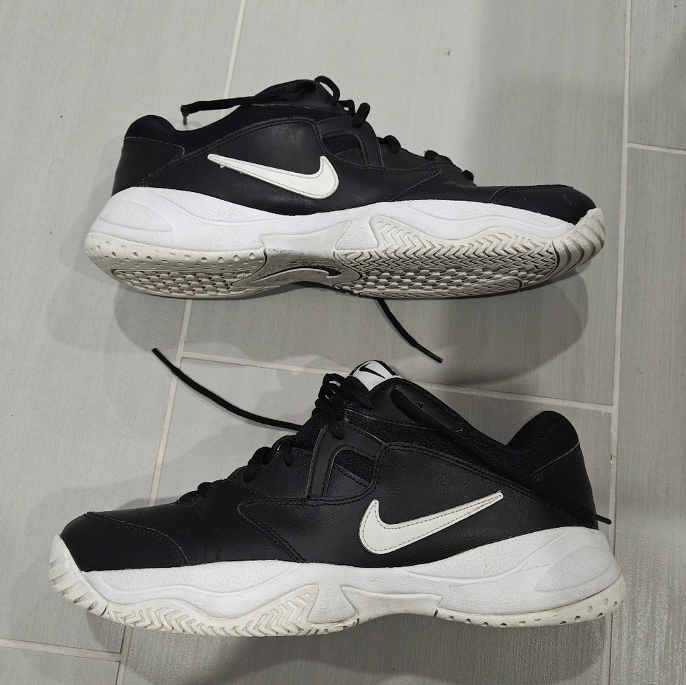 Nike Men's Black and White Sneakers